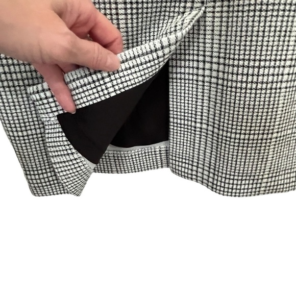 Banana Republic Textured Sheath Dress Keyhole Neck Black & White Size 0 - Picture 7 of 11